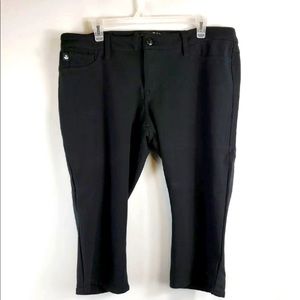 Torrid black capris size 16